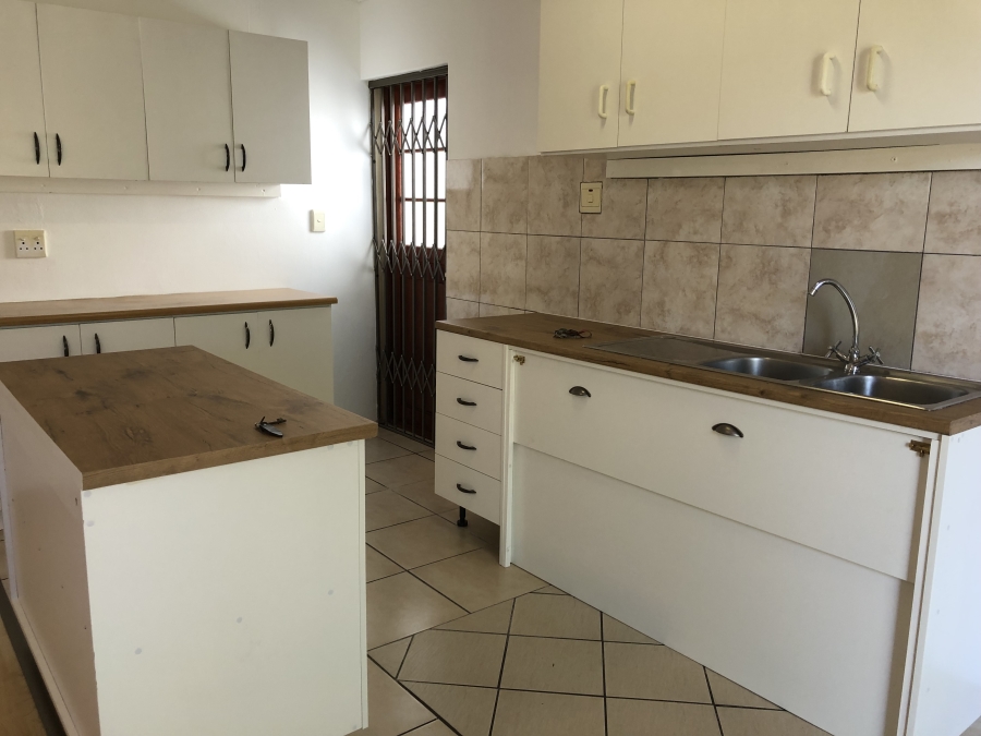 To Let 2 Bedroom Property for Rent in Muizenberg Western Cape